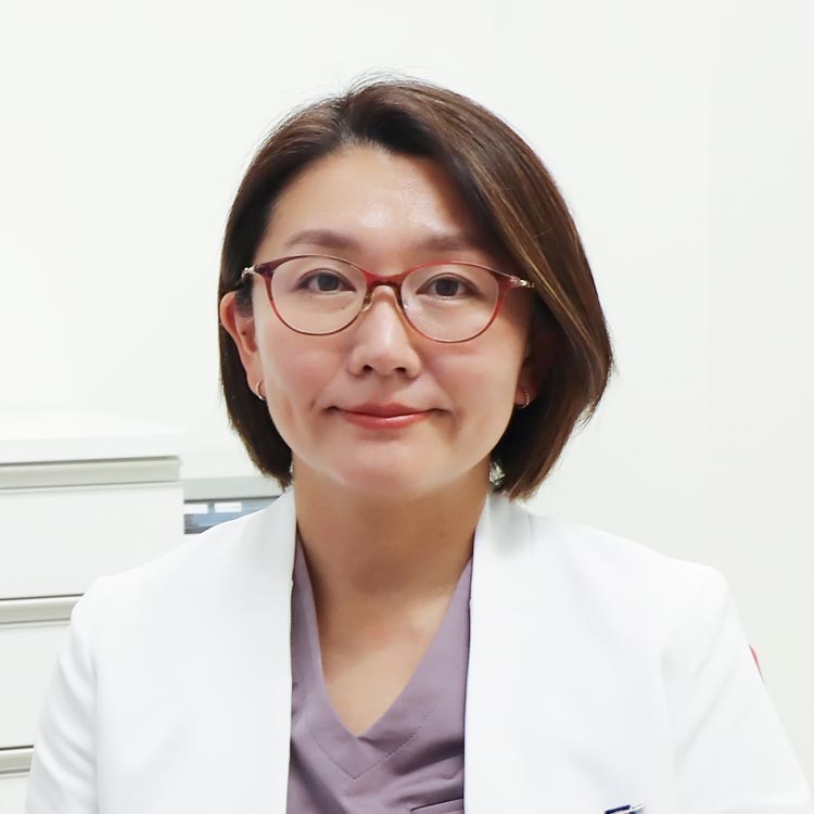 皮膚科医師（副院長）　高橋智子